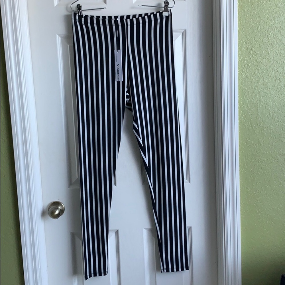 Striped black and white stretch trousers!